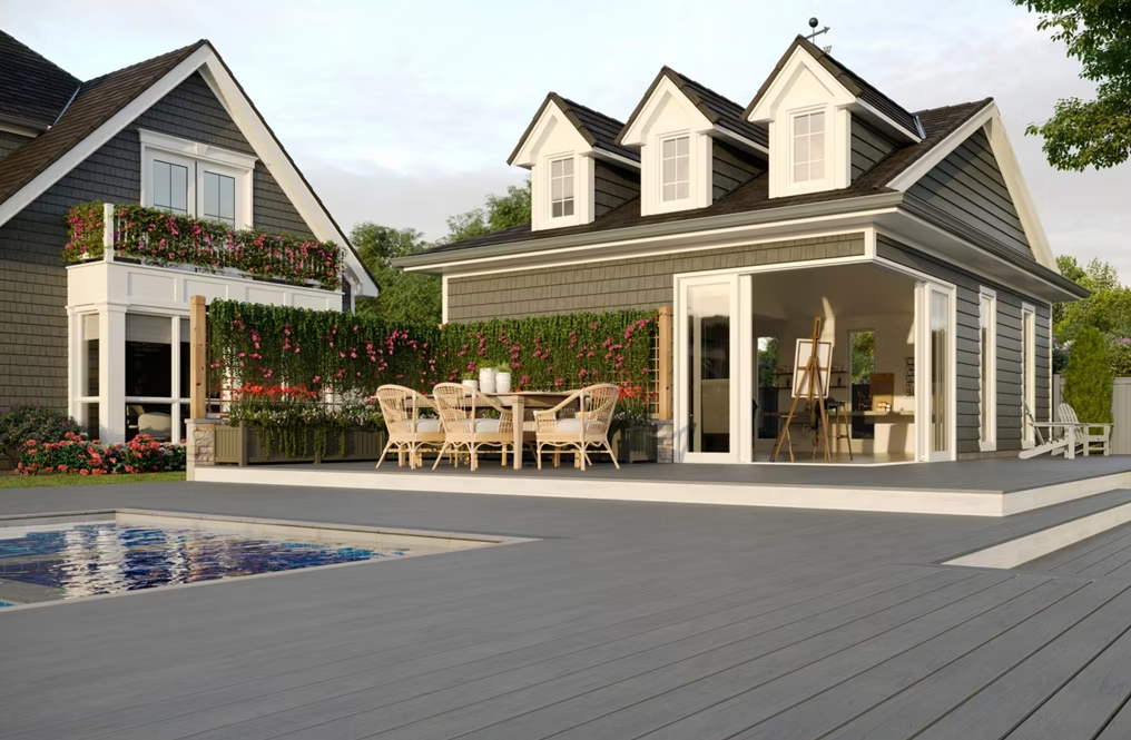 A Trex Transcend® Lineage™ deck in Trex deck color Island Mist Lineage.